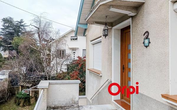 Maison à vendre    6 pièces • 132 m2 Pierre-Bénite