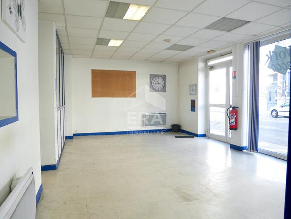 PAU : Secteur centre-ville  Local commercial 107 m² (Murs)