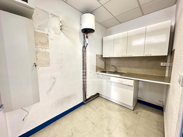 PAU : Secteur centre-ville  Local commercial 107 m² (Murs)