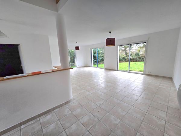 Charmante et lumineuse Maison à Vendre à Arzon