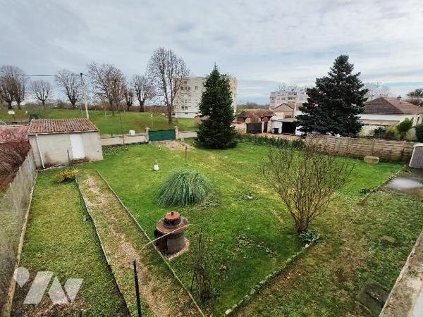 A visiter sans tarder, venez découvrir cette belle propriété avec son magnifique terrain.