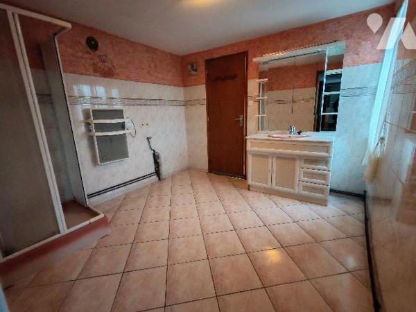 A visiter sans tarder, venez découvrir cette belle propriété avec son magnifique terrain.