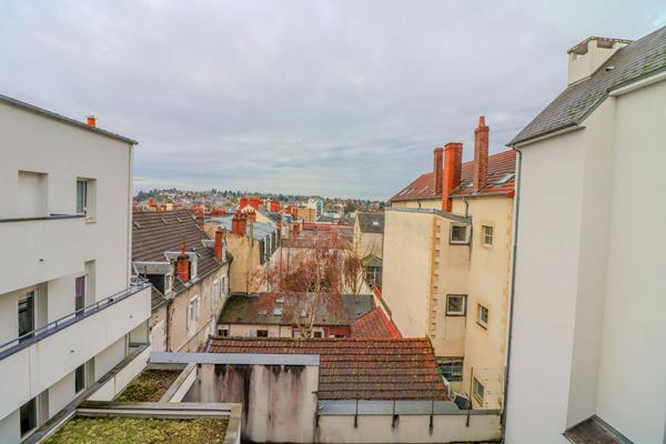 Appartement Nevers 3 pièces 63.5m2, 2 chambres, centre ville, ascenseur, parking souterrain, proche gare SNCF, 2H30 de PARIS