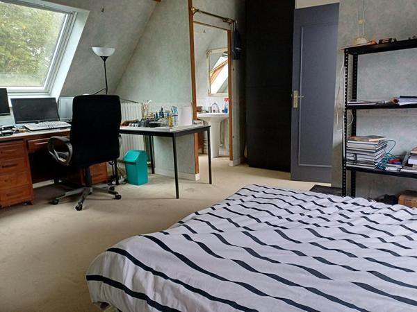 PROPRIETE avec parc arboré et piscine