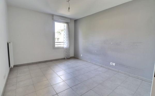 Appartement à vendre    4 pièces • 73,85 m2 Marseille 10