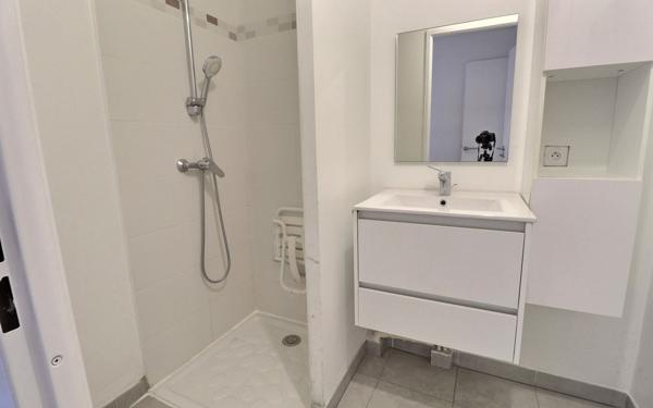 Appartement à vendre    4 pièces • 73,85 m2 Marseille 10