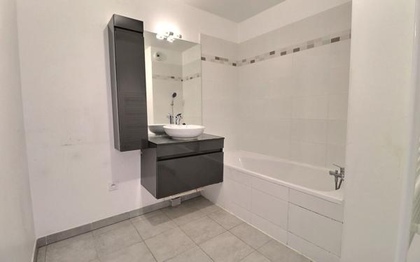 Appartement à vendre    4 pièces • 73,85 m2 Marseille 10