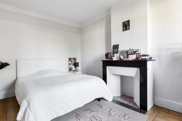 Grande maison de ville avec jardin et garage