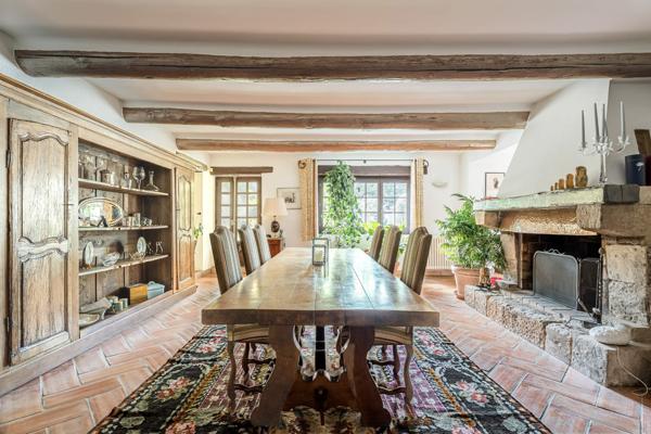 Cavaillon (84300) Propriété d'exception - 600 m² habitables - 6,4 hectares