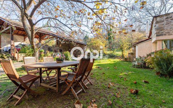 Maison à vendre    5 pièces •  Saint-Martin-en-Haut