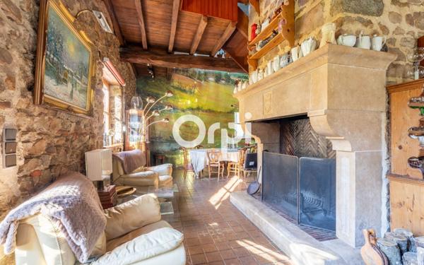 Maison à vendre    5 pièces •  Saint-Martin-en-Haut