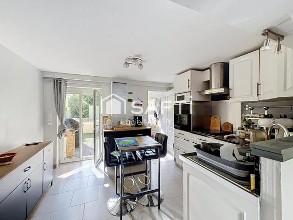 Maison de village avec terrasse, climatisation et aucun travaux à prévoir