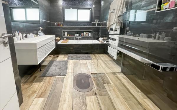 Maison à vendre    5 pièces •  Toulouse