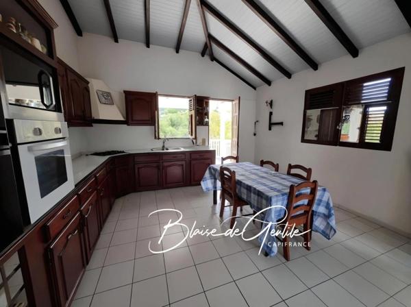 Maison à vendre 10 pièces BAIE MAHAULT (971)