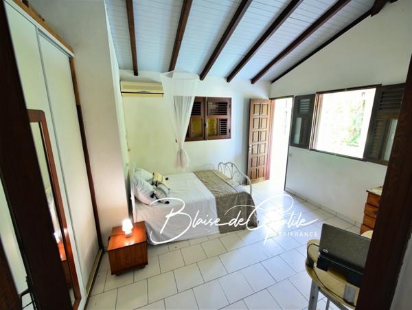 Maison à vendre 10 pièces BAIE MAHAULT (971)