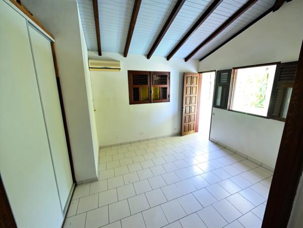 Maison à vendre 10 pièces BAIE MAHAULT (971)