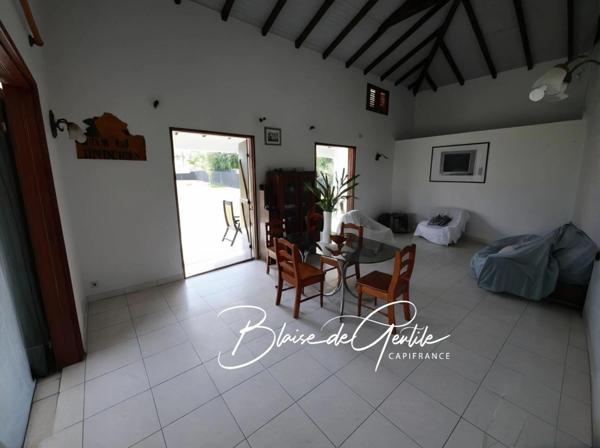 Maison à vendre 10 pièces BAIE MAHAULT (971)