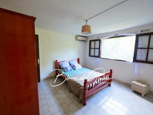 Maison à vendre 10 pièces BAIE MAHAULT (971)