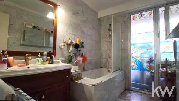 VENTE EN VIAGER OCCUPE - Appartement T4 (105 m²) en vente à PERPIGNAN