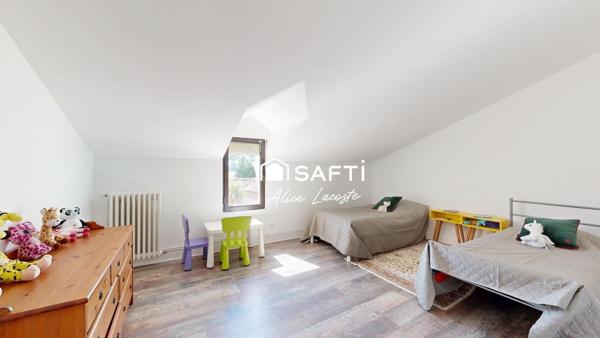 Propriété avec parc, piscine, tennis et étang