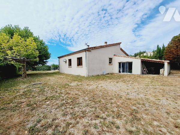 Sauzet, maison de  plain pied avec 4 chambres, garage sur une parcelle de 1074m².