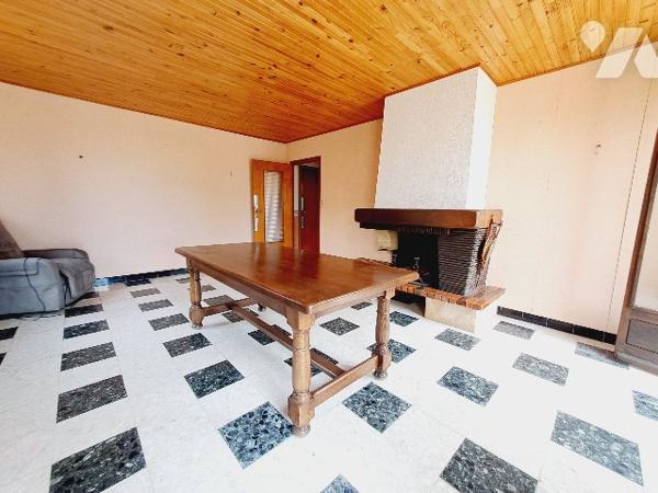 Sauzet, maison de  plain pied avec 4 chambres, garage sur une parcelle de 1074m².