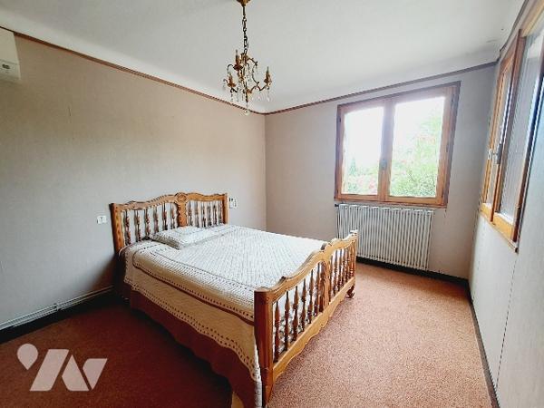 Sauzet, maison de  plain pied avec 4 chambres, garage sur une parcelle de 1074m².