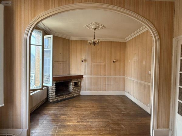 Maison de ville à vendre à Saint-Amand-Montrond dans le Cher (18200), ref : 26063