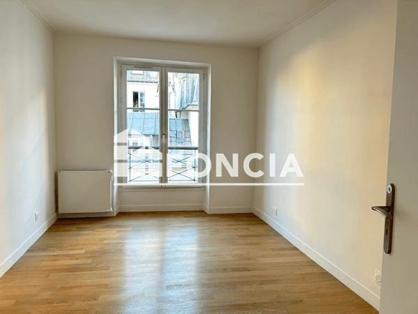 Location Appartement 4 pièces 87.1 m² - 59 RUE MESLAY Paris 75003