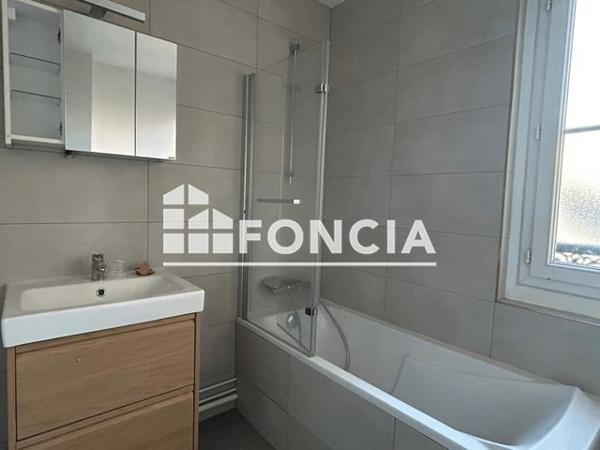 Location Appartement 4 pièces 87.1 m² - 59 RUE MESLAY Paris 75003