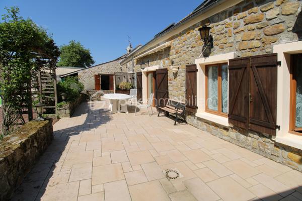 Maison en pierre de 225 m²