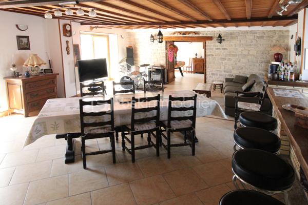 Maison en pierre de 225 m²