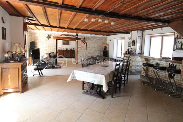 Maison en pierre de 225 m²