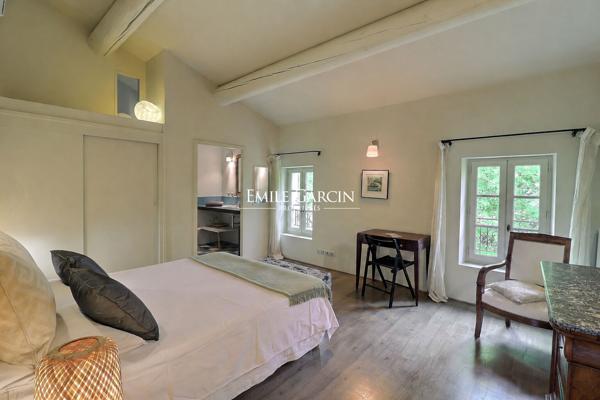 A vendre - Maison de Maître au coeur du village - Sud Luberon