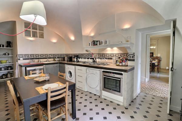 A vendre - Maison de Maître au coeur du village - Sud Luberon