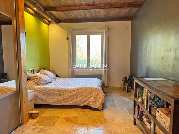 A vendre - Bel appartement au premier étage d'un mas ancien.