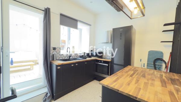 Appartement
         2 pièces
        - 57 m² 159 900 € *