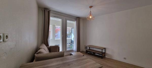 2 pièces de 43m² à Cergy-le-Haut avec une place de parking et une cave