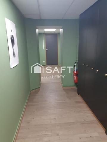 Immeuble locatif, situé à Loué -72540