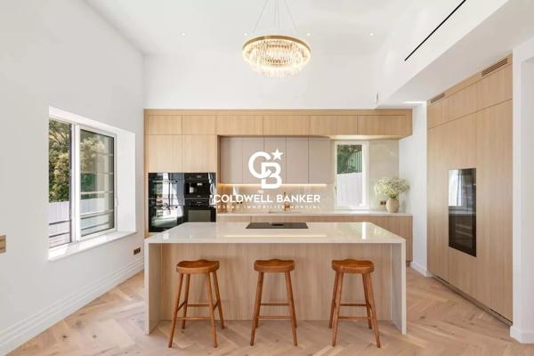 Villa 8 pièces à vendre Antibes - 06160 / Réf: 86869314