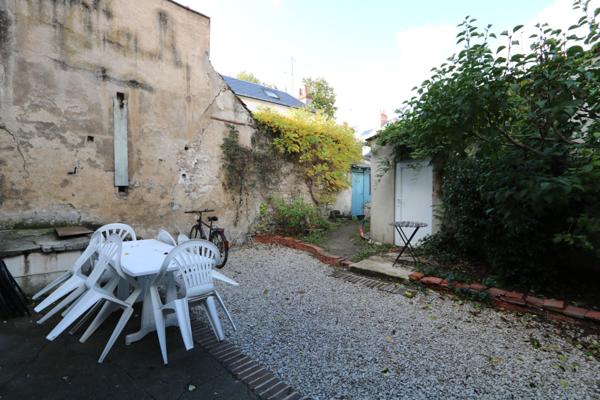 Appartement sur cour à Orleans 1 pièce(s) 30 m2