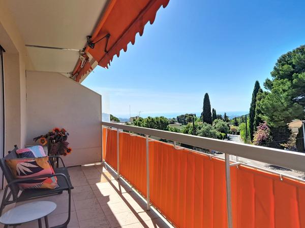 Appartement
         1 pièce
        - 32 m² 175 000 € *