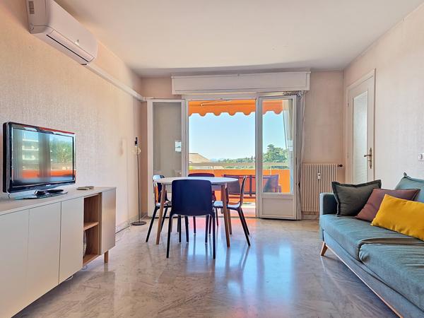 Appartement
         1 pièce
        - 32 m² 175 000 € *