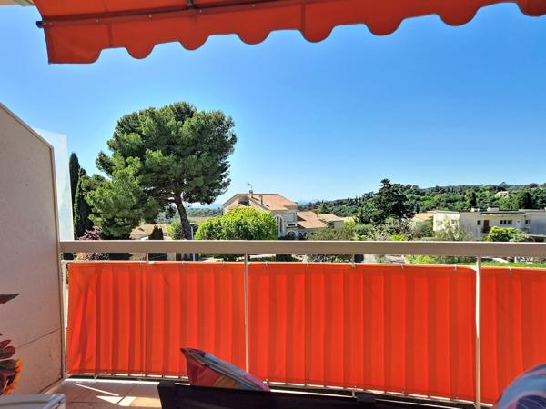 Appartement
         1 pièce
        - 32 m² 175 000 € *
