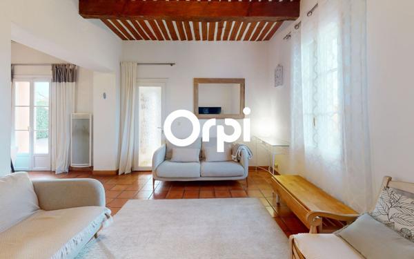 Maison à vendre    5 pièces • 142 m2 Carqueiranne