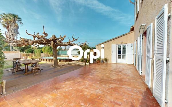 Maison à vendre    5 pièces • 142 m2 Carqueiranne