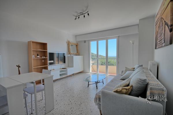 Appartement
         2 pièces
        - 44 m² Exclusivité 165 000 € *
