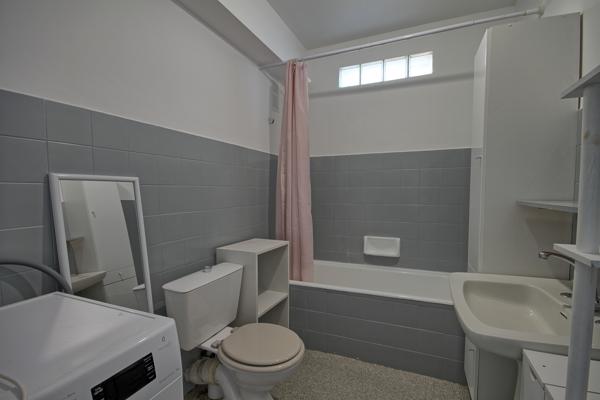 Appartement
         2 pièces
        - 44 m² Exclusivité 165 000 € *