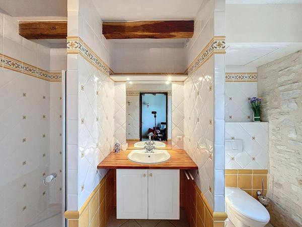 Domaine Gourdon avec piscine sur 13.5 hectares de terrain