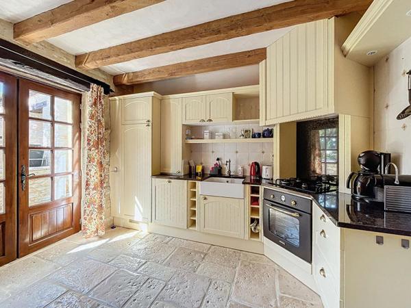 Domaine Gourdon avec piscine sur 13.5 hectares de terrain